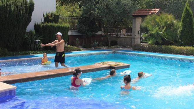 Hercegovina: Sve je više škola plivanja, a sve manje neplivača