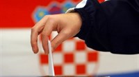 Na biralištima u BiH glasuje se bez gužvi i problema