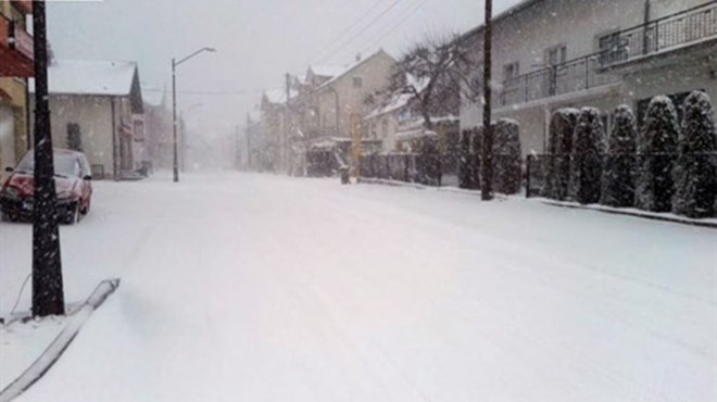 Otežan promet na M-17 Konjic-Mostar zbog ugaženog snijega i leda