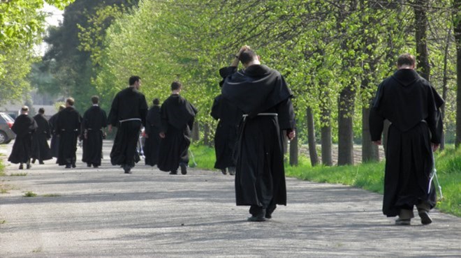 Istraživanje: Svećenici će vjernike koji u glavi nisu 'čisti' uputiti psihijatru