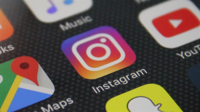 Instagram će slati upozorenja maloljetnicima