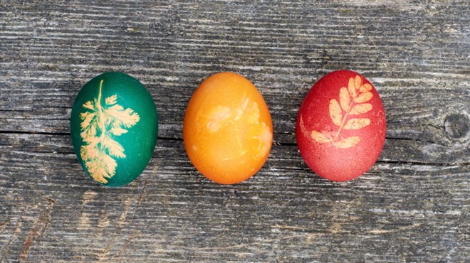 Pokušajte prirodno jaja obojiti s ove četiri namirnice