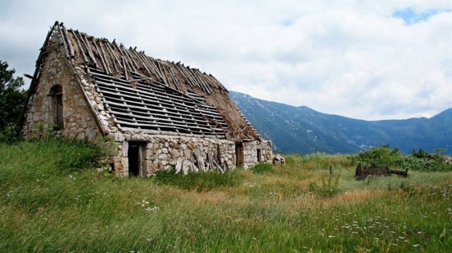 Stara seljačka kuća i život u seljačkoj obiteljskoj kući u Hercegovini