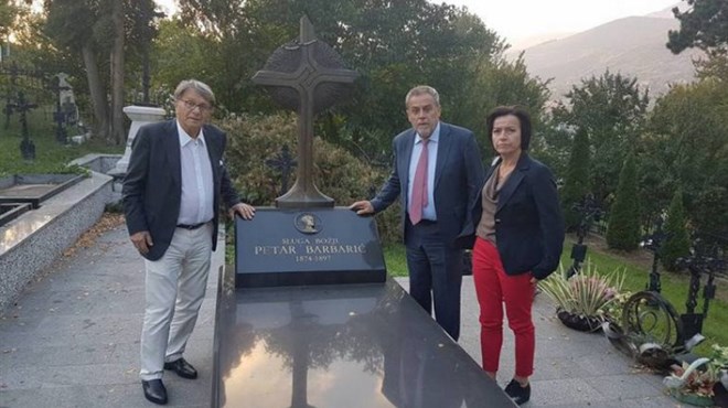 Ćiro Blažević i Milan Bandić na grobu Petra Barbarića u Travniku