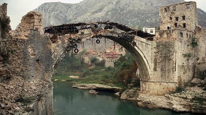 U Starom gradu u Mostaru nisu vraćeni objekti  25 godina od rata
