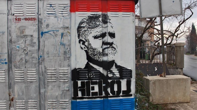 HEROJ: Širokobriježani grafitom odali počast generalu Slobodanu Praljku
