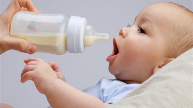 Lactalis zbog zaraze salmonelom povlači sa tržišta mlijeko za bebe