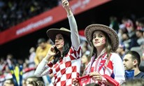 FOTO: Hrvatska pobijedila Island! Navijanje uz prelijepe navijačice na najvišoj razini