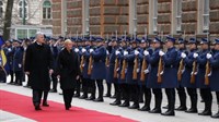Hrvatska predsjednica svečano dočekana u Sarajevu