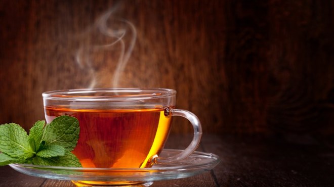 Ispijanje vrućeg čaja povećava rizik od obolijevanja od raka jednjaka