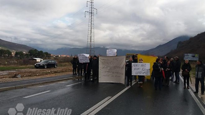 Mostar: Radnici bivšeg hotela Ero blokirali M-17