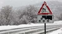 Snijeg pada na sjeverozapadu Hrvatske, HAK: Ne krećite na put bez zimske opreme