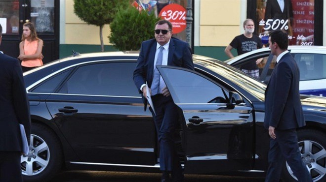 Dodik platio astronomsku kaznu: Vozio Hrvatskom 200 na sat