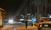 FOTO: Gruđani u noćnoj šetnji po snježnim ulicama, policija regulirala promet na lokaciji Zagomila