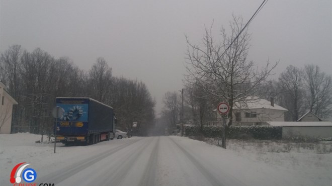 U Grudama zabijelio novi snijeg FOTO