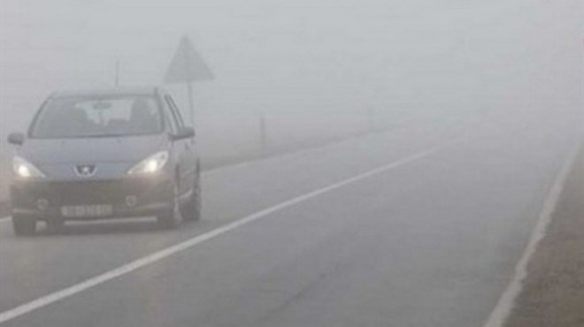 Magla mjestimično usporava promet