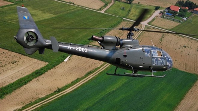 Helikopterom OS BiH izvršena hitna medicinska evakuacija bolesnog novorođenčeta