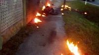 U Đurđevcu poginuo vozač, motocikl se zapalio i raspao!