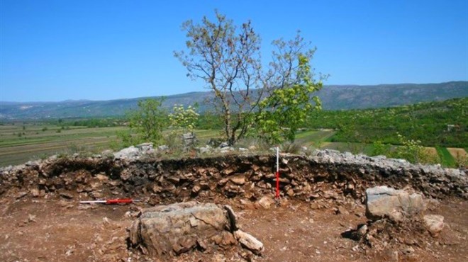 U Drinovcima, u općini Grude, pronađeni najstariji zlatni predmeti u BiH