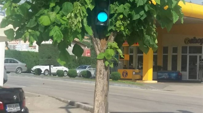 Evo zašto su svjetla na semaforu crvena, žuta i zelena