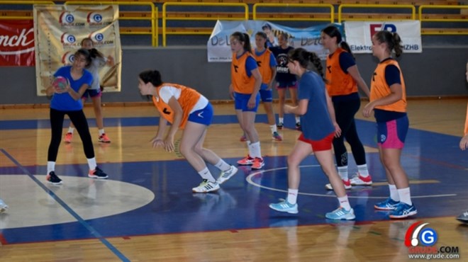 FOTO: Pratili smo treninge grudskih košarkaša i rukometnih princeza