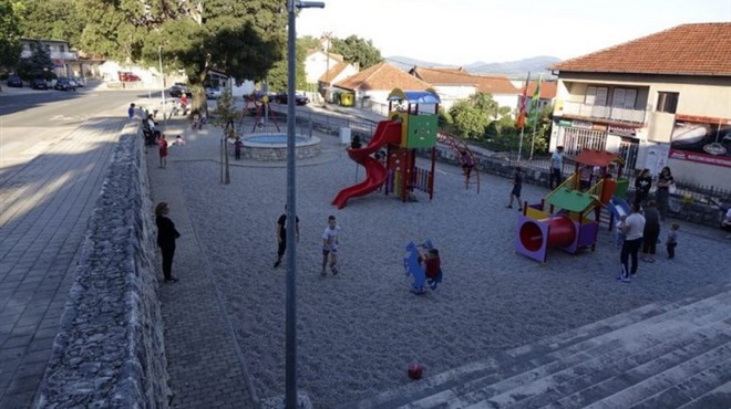 IMOTSKI: Obnovljeno dječje igralište na Điradi