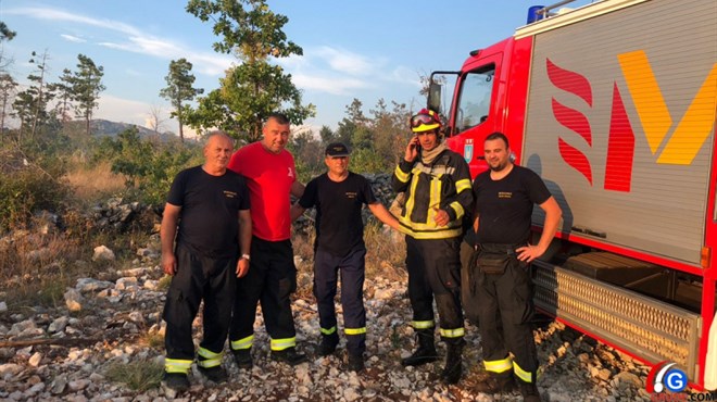 Izbio požar u Ljubuškom, sveprisutni grudski vatrogasci pomogli u gašenju