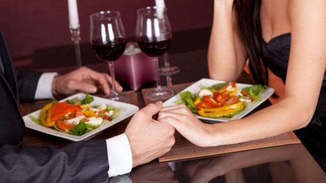 Upoznavao žene preko interneta samo kako bi dobio besplatnu večeru