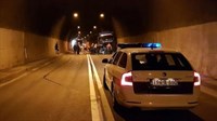 Motociklist poginuo nakon sudara s kamionom u tunelu kod Jajca
