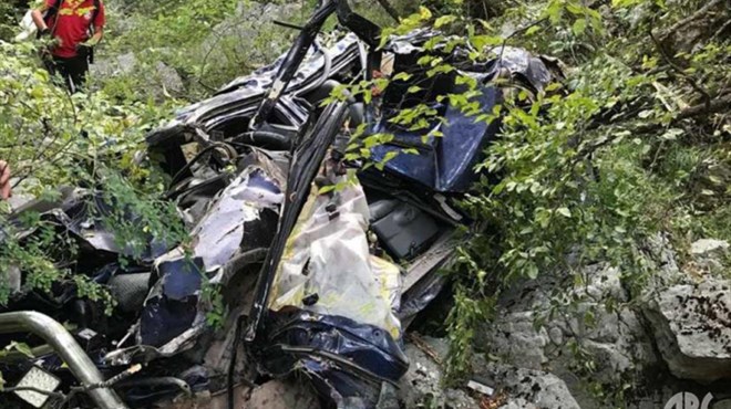 Stravično: Automobil sletio u provaliju na cesti Posušje - Rakitno