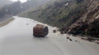 Vozači oprez! Kamene gromade padaju na ceste po Dalmaciji 