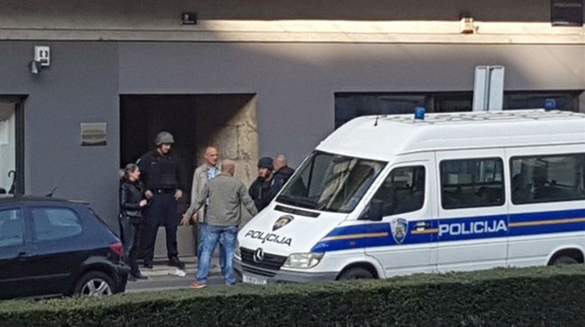 Naoružani muškarac uhićen kod zgrade predsjednice Kolinde Grabar - Kitarović