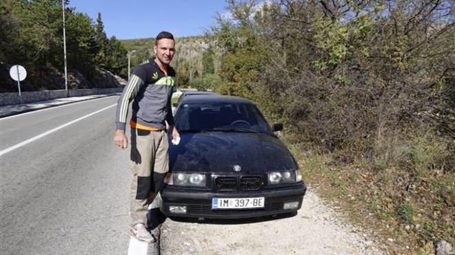 Ostavio ključ u bravi, a onda doživio šok: Migranti mladom Imoćaninu ukrali BMW pa ga ostavili čak 430 km dalje!