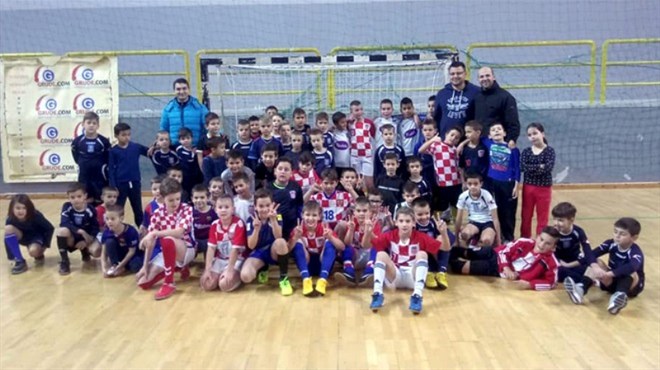 Mali Gruđani osvojili turnir i dali najboljeg igrača i strijelca Herceg - Sport kupa