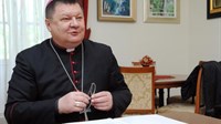 Biskup Huzjak promašio divlju svinju i ranio kolegu lovca