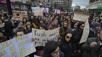 Kosovo na nogama: Tinejdžerku silovao nastavnik pa policajac kojem je sve prijavila