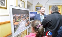 LJUBUŠKI - Gradu za rođendan Perica Biško poklonio izložbu svojih fotografija FOTO