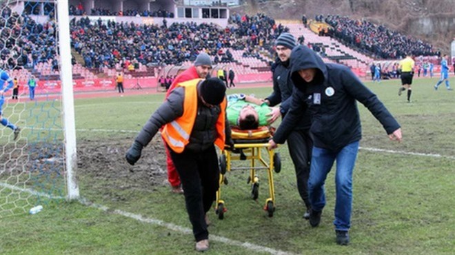 Igrač Sarajeva zamalo ubio golmana Tuzle! U bolnici je s ozljedama glave