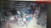 UZNEMIRUJUĆI VIDEO: Mudžahedin Gačić ubija trgovca!