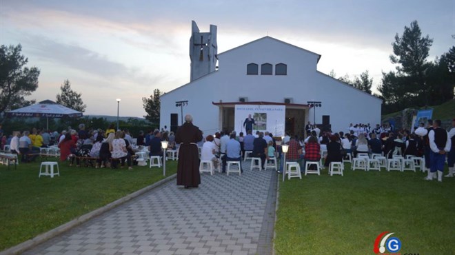 Dobrič: Održana deveta po redu manifestacija ''Sveti Ante, čuvaj vrila naša'' FOTO 