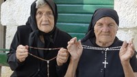 IMOTSKA KRAJINA: Iako žive u istom selu, dvije stogodišnjakinje srele se nakon 30 godina