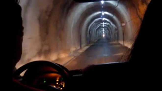 Planuo bus u tunelu 'Sveti Ilija': Nastao totalni kaos