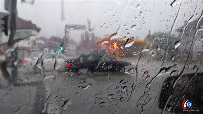 Olujno jugo u Hercegovini, prometuje se otežano zbog obilne kiše