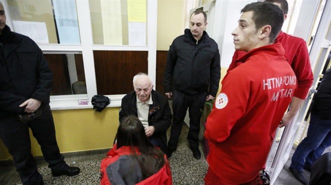 Opet Mostar: Ljudi padaju jer je pod klizav, stariji čovjek se razbio