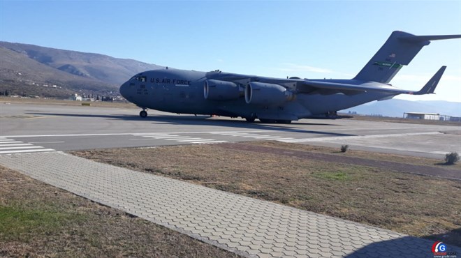 FOTO: U Mostar SLETJELA GRDOSIJA! Vojnici došli s jednim od najvećih zrakoplova u BiH