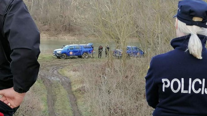 Orašje: Automobil s tijelom pronađen u rijeci Savi