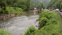 Auto sletjelo u rijeku Lašvu, jedna osoba poginula, dvoje ozlijeđenih