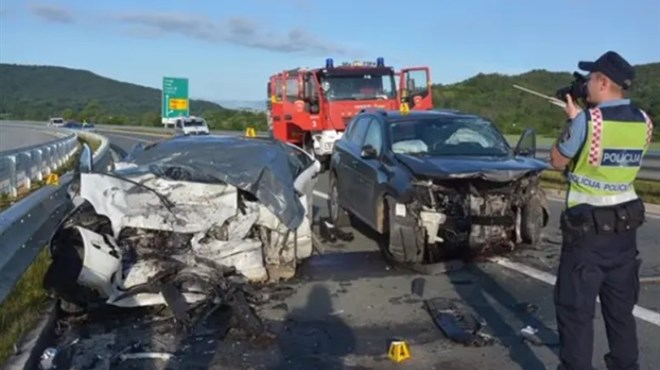 Stravična nesreća u Istri: Vozač poginuo, dvoje ljudi teško ozlijeđeno