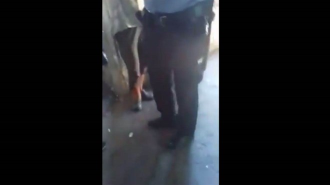 Ovo je sve! Pogledajte VIDEO u kojem policajac objašnjava migrantima da idu
