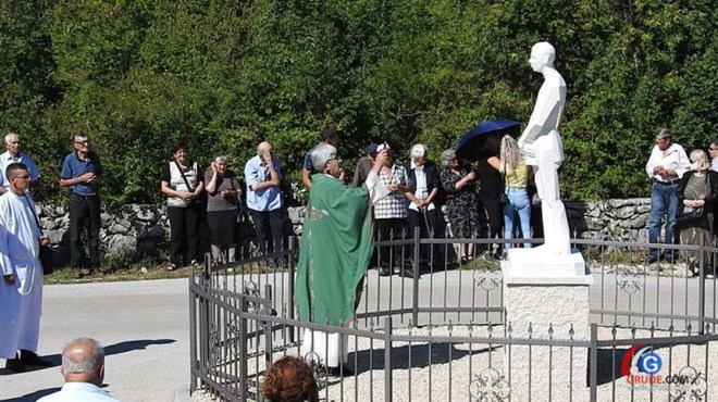 Vrdi: Blagoslovljen novi kip blaženog Ivana Merza FOTO 
